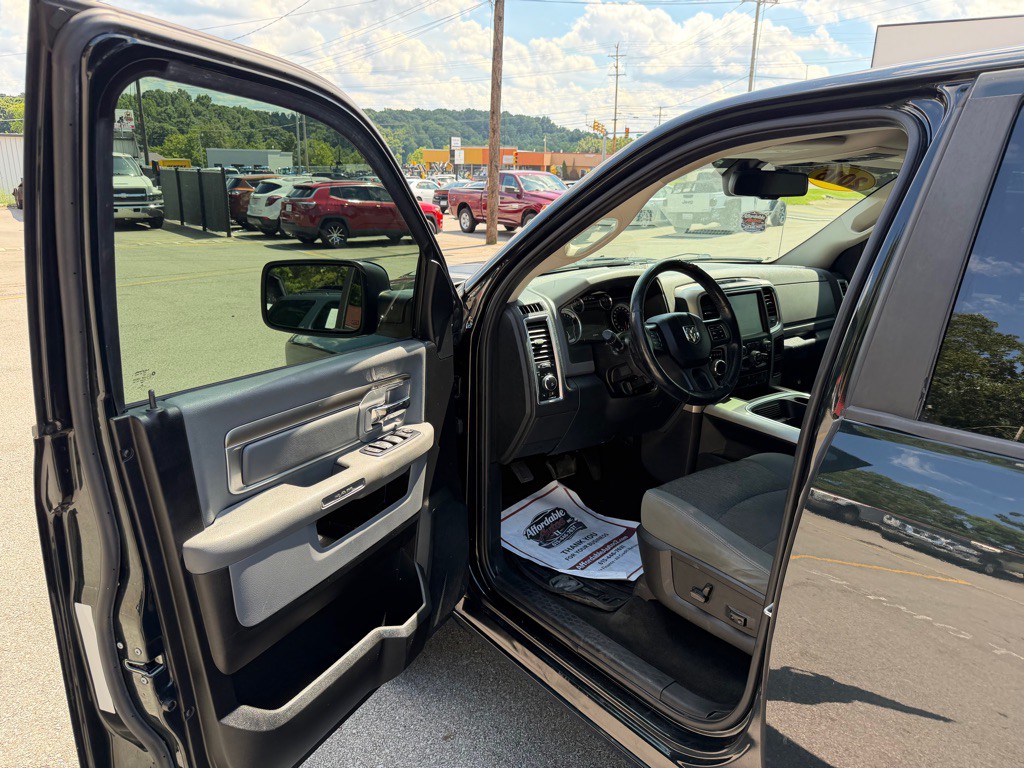 2016 RAM 1500 Image 9