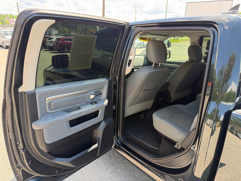 2016 RAM 1500 Image 11