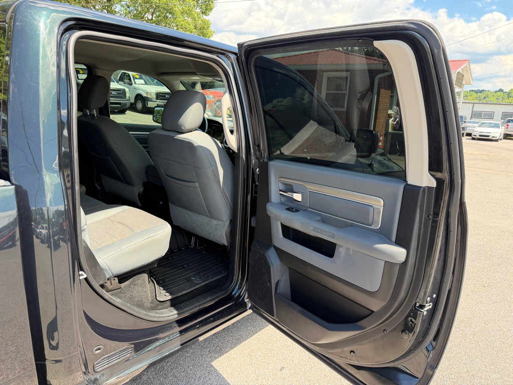 2016 RAM 1500 Image 13