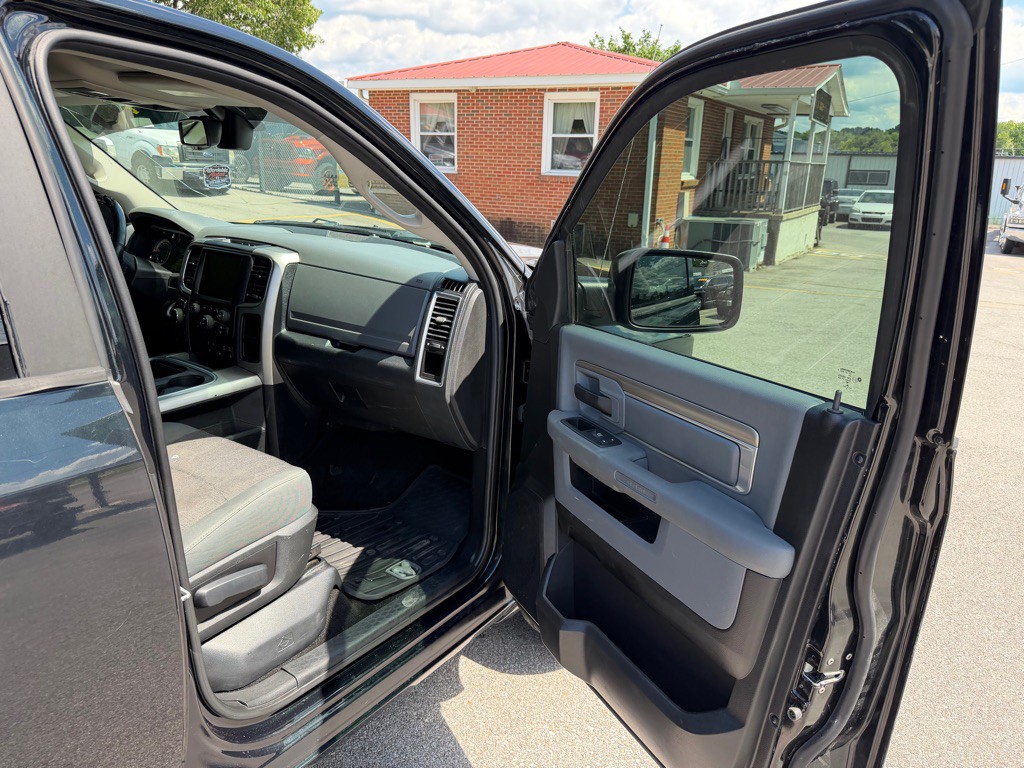 2016 RAM 1500 Image 15