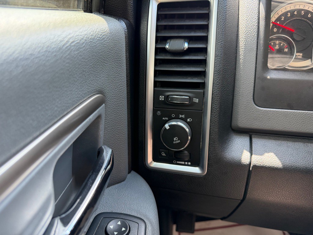 2016 RAM 1500 Image 23