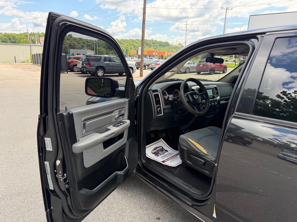 2017 RAM 1500 Image 9