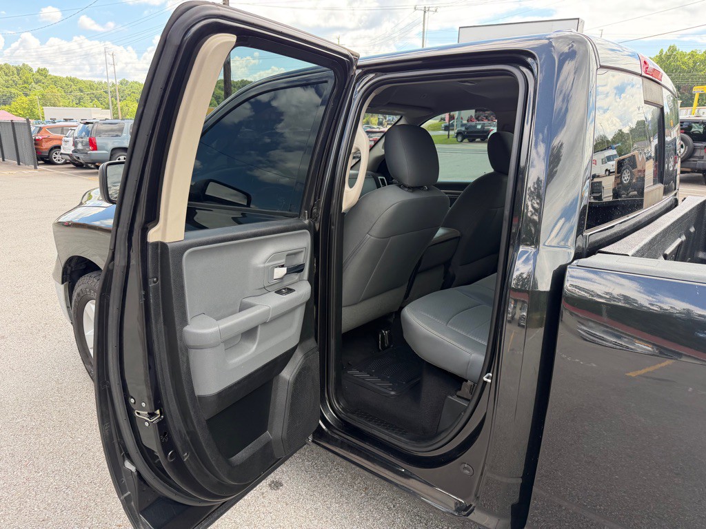 2017 RAM 1500 Image 11