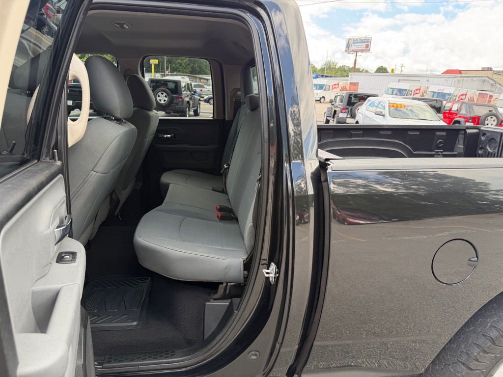 2017 RAM 1500 Image 12
