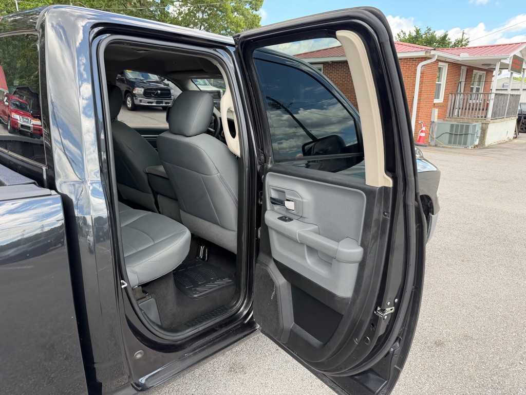 2017 RAM 1500 Image 14