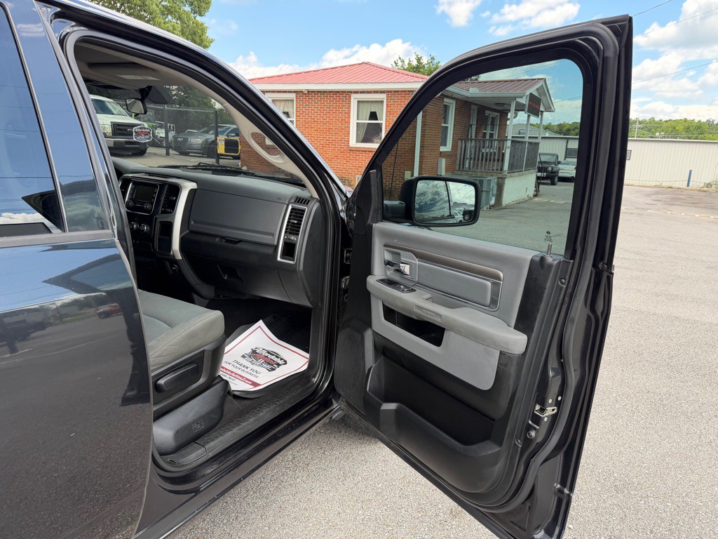 2017 RAM 1500 Image 16