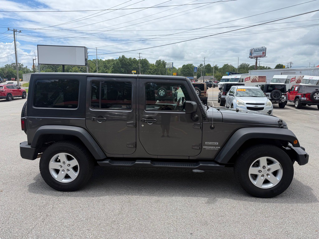 2017 Jeep Wrangler Unlimited Image 4