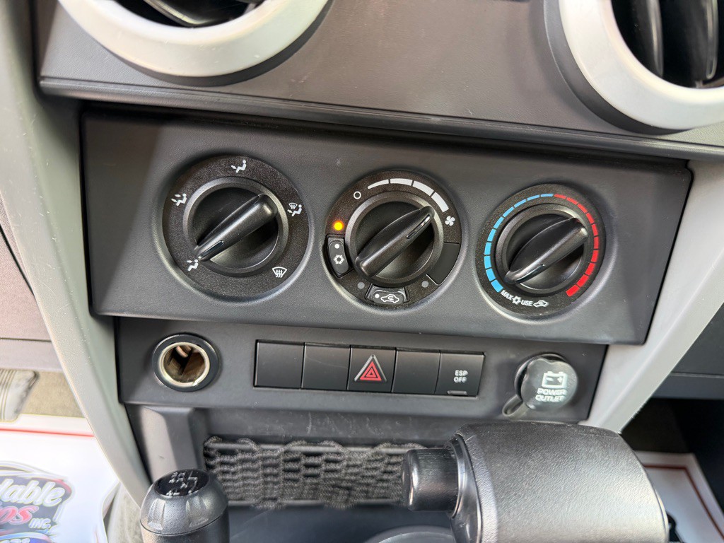 2009 Jeep Wrangler Image 16