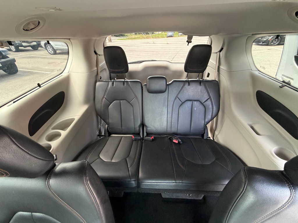2018 Chrysler Pacifica Image 18