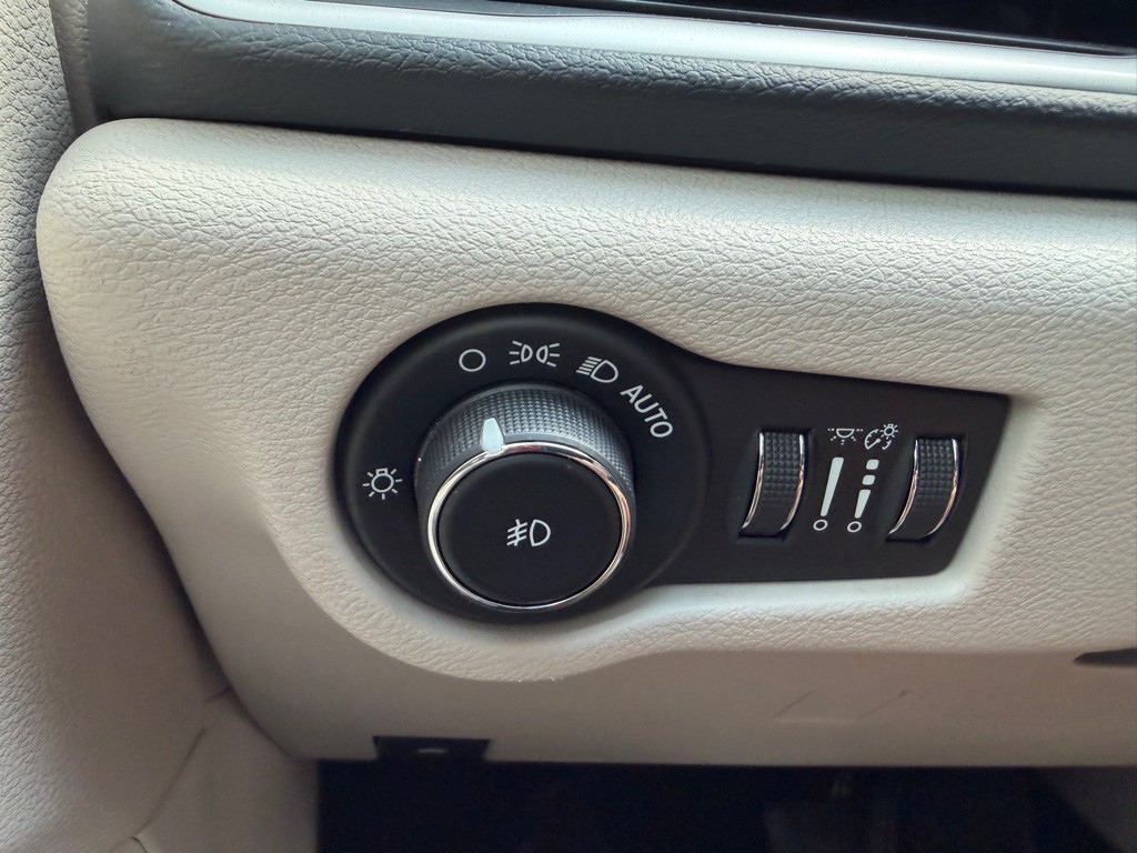 2018 Chrysler Pacifica Image 23