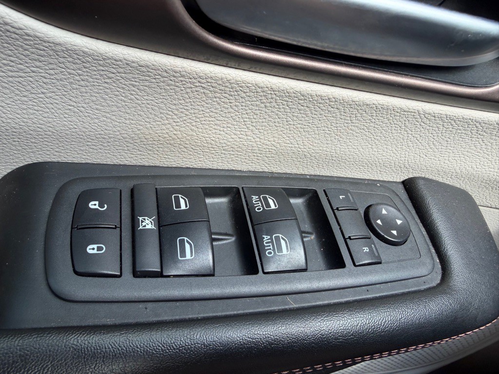 2018 Chrysler Pacifica Image 24