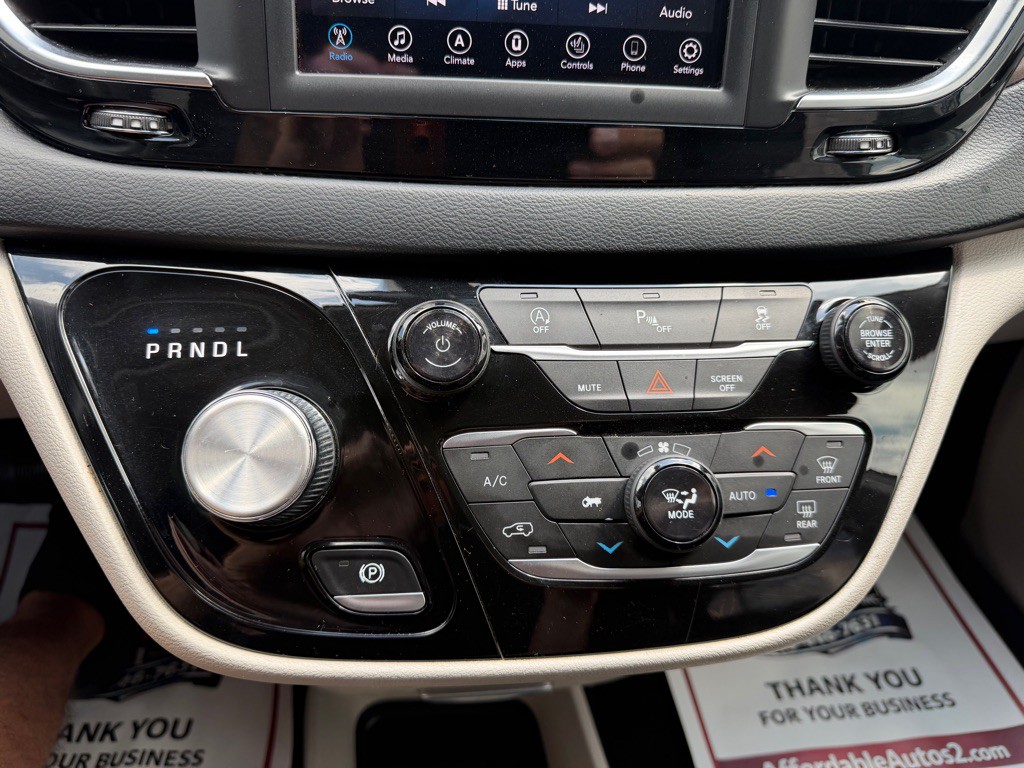 2018 Chrysler Pacifica Image 27