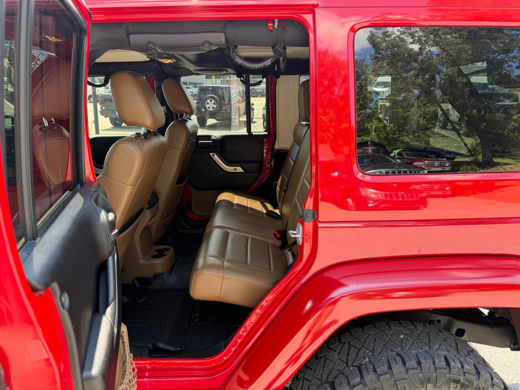 2012 Jeep Wrangler Unlimited Image 12