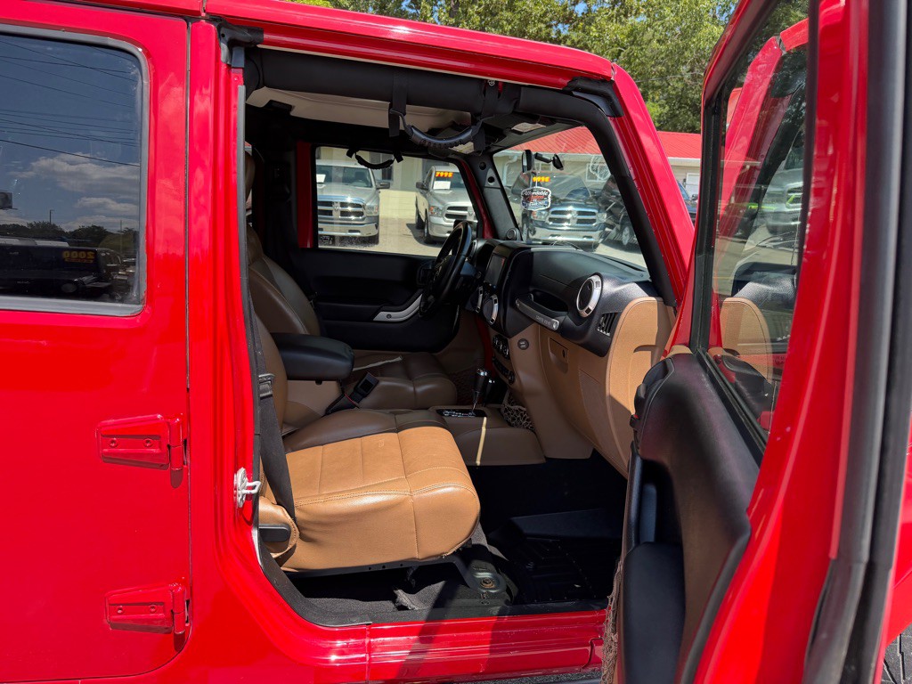 2012 Jeep Wrangler Unlimited Image 16