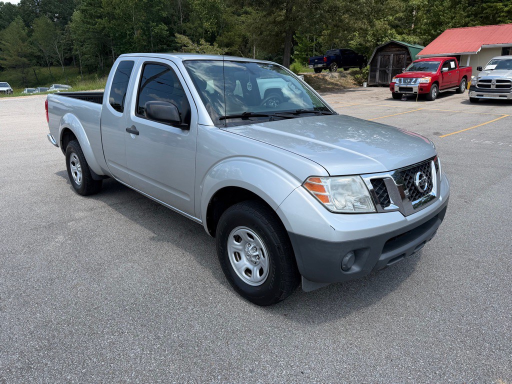 2015 Nissan Frontier Image 3