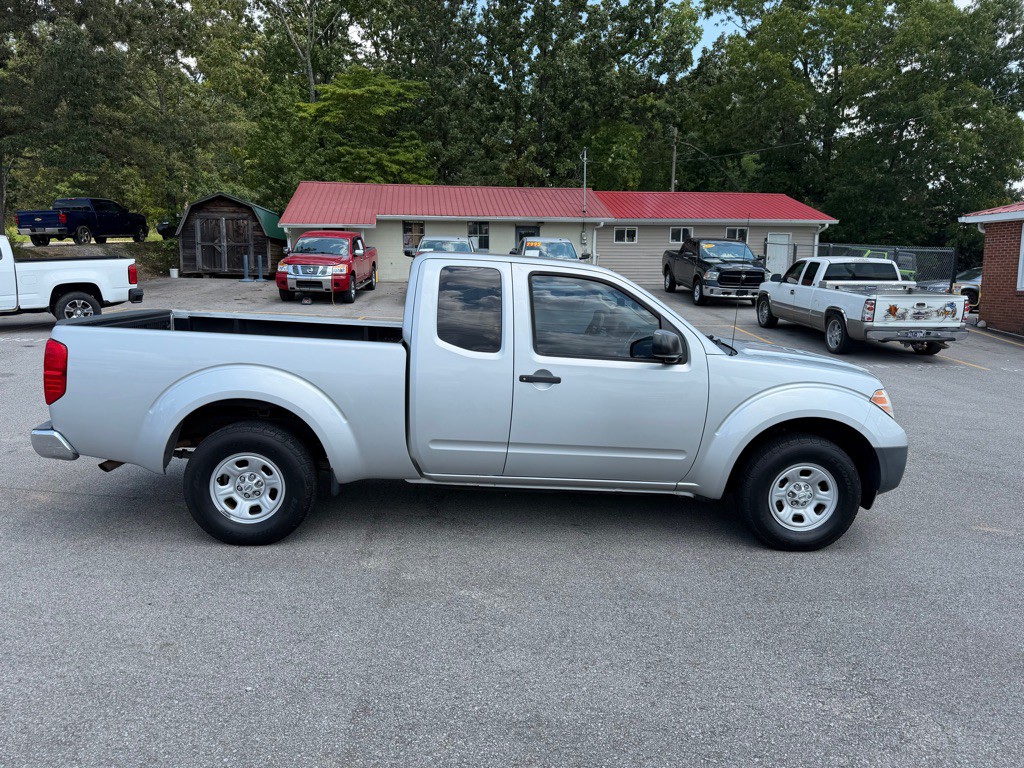 2015 Nissan Frontier Image 4