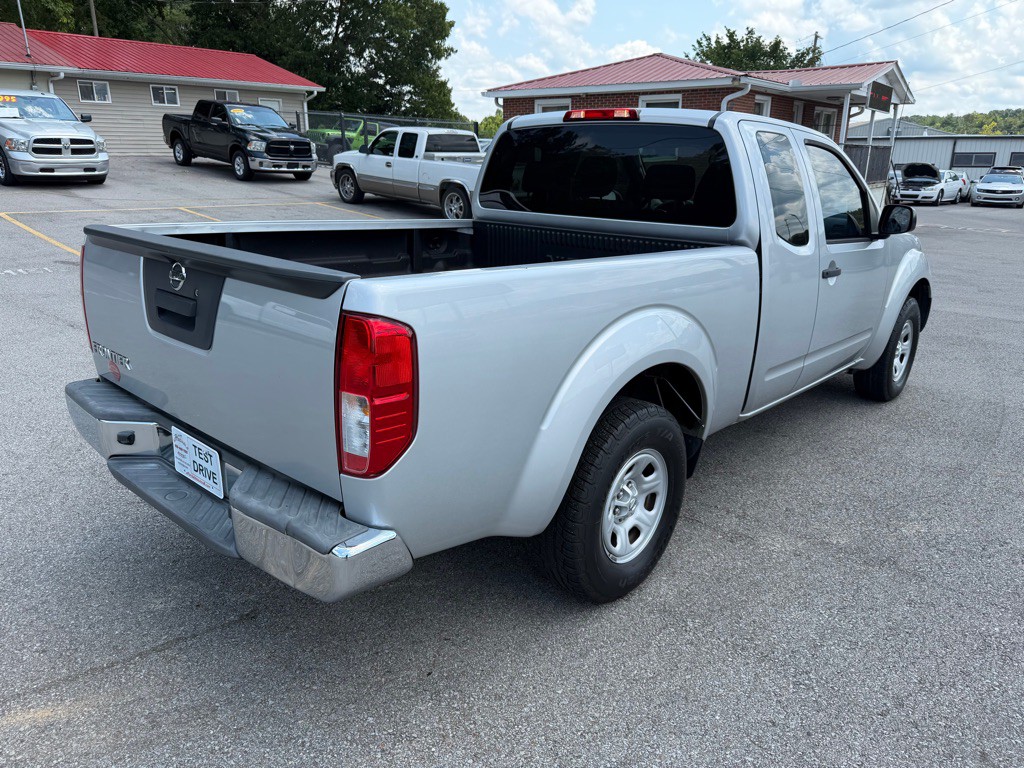 2015 Nissan Frontier Image 5