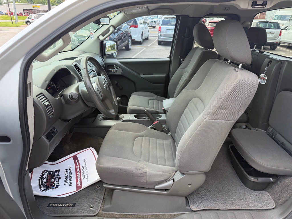 2015 Nissan Frontier Image 10