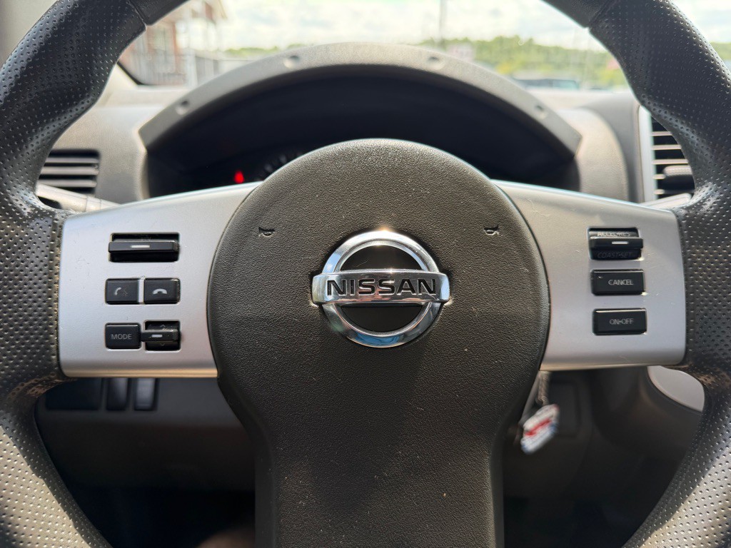 2015 Nissan Frontier Image 12