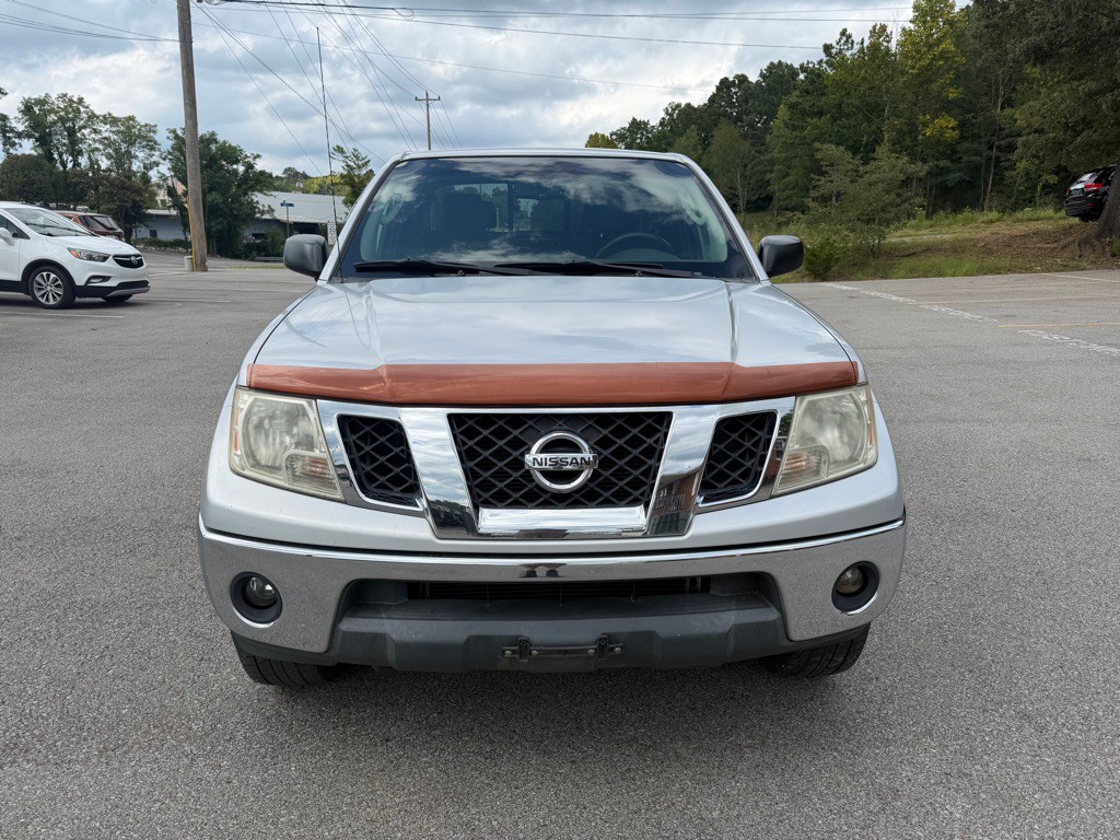 2011 Nissan Frontier Image 2