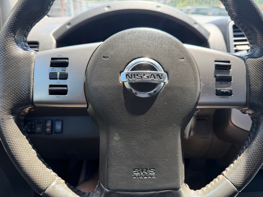 2011 Nissan Frontier Image 16