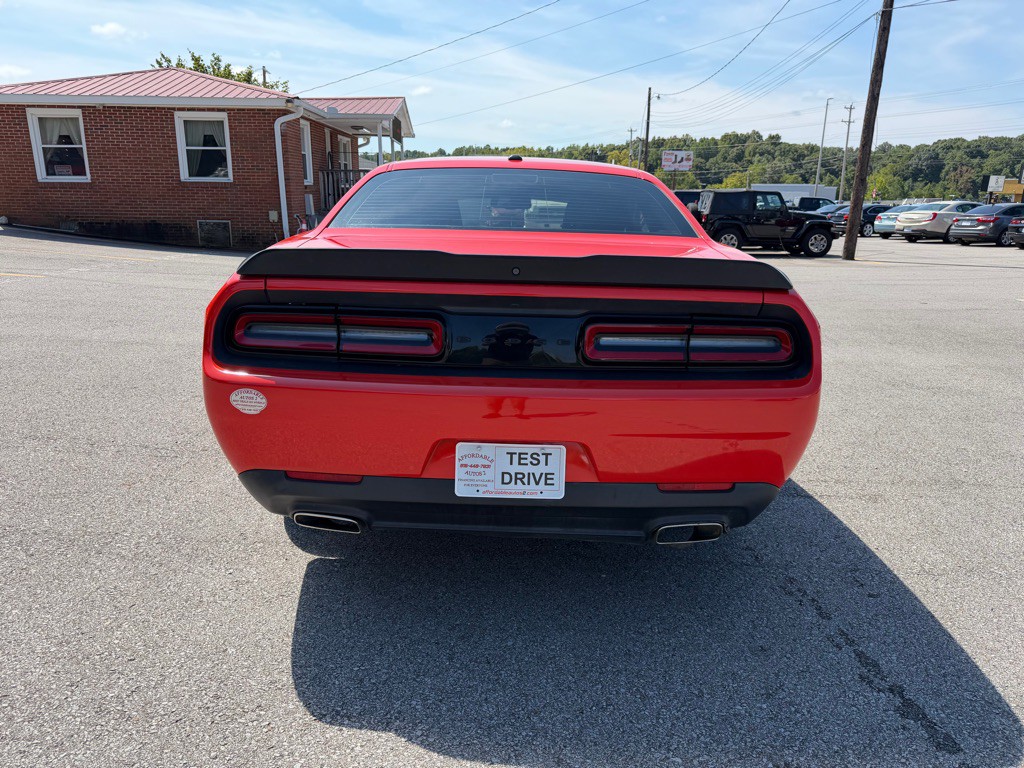 2021 Dodge Challenger Image 6