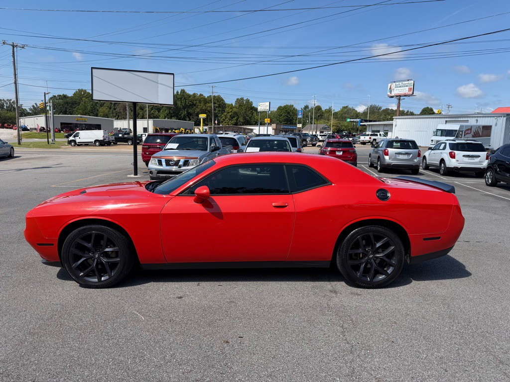 2021 Dodge Challenger Image 8