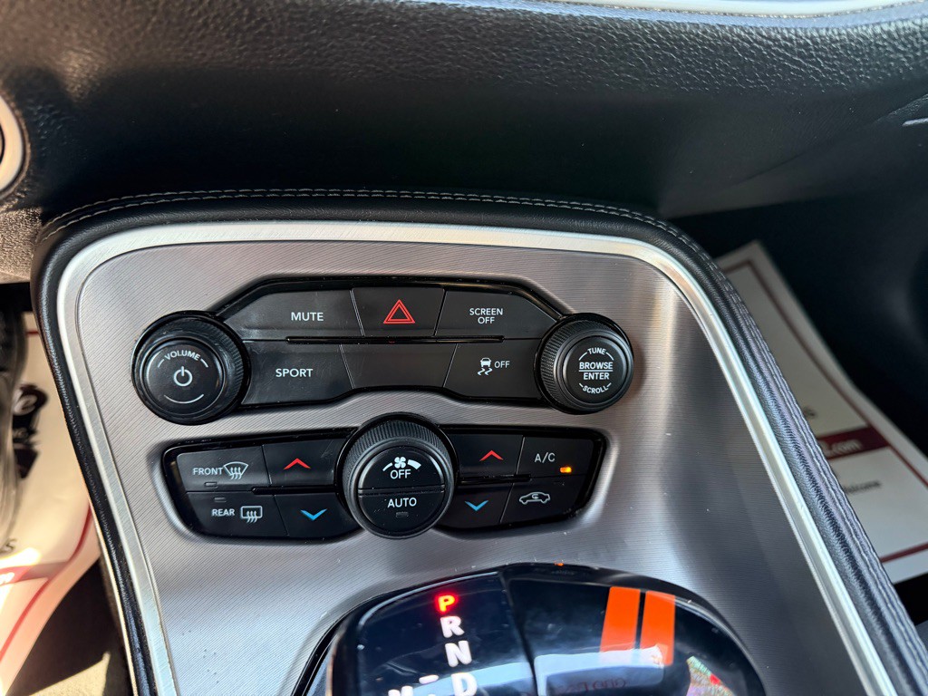 2021 Dodge Challenger Image 17