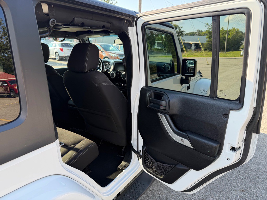 2014 Jeep Wrangler Unlimited Image 13
