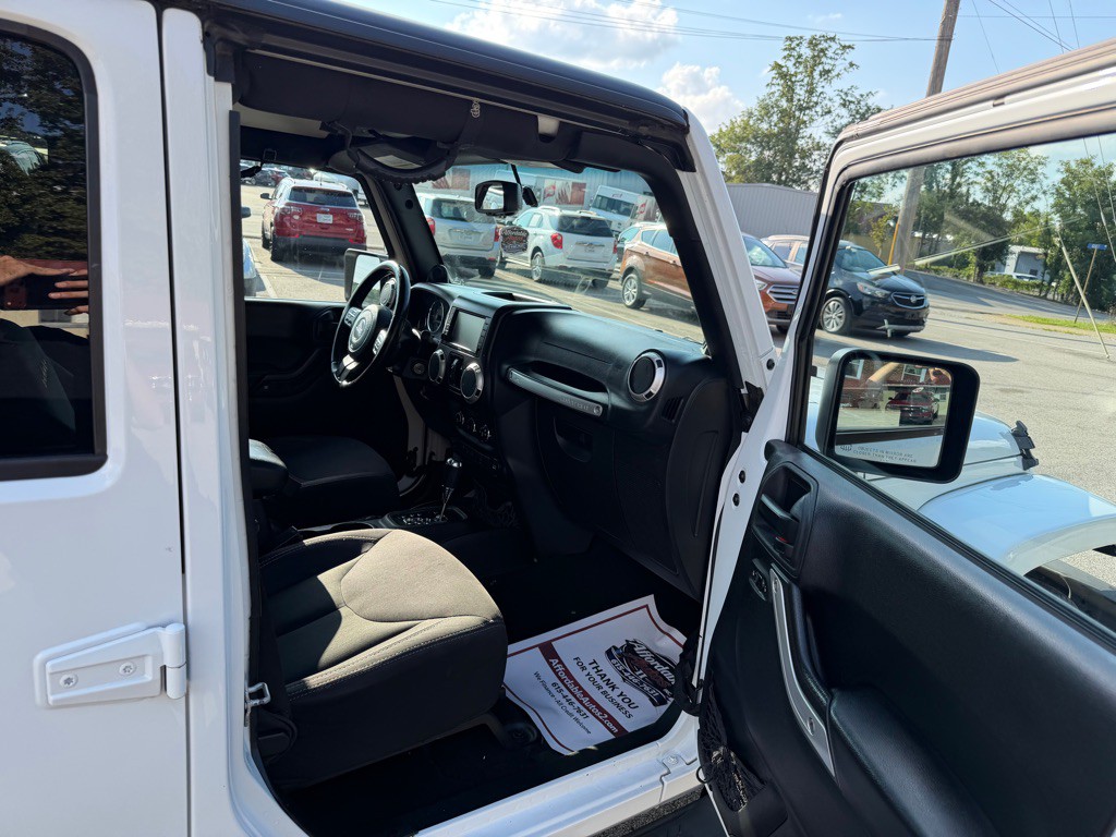 2014 Jeep Wrangler Unlimited Image 15