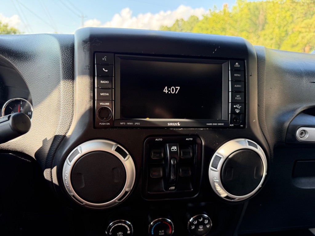 2014 Jeep Wrangler Unlimited Image 21