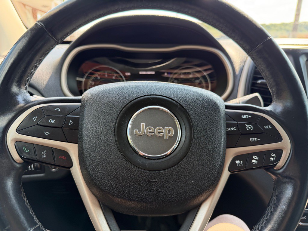 2014 Jeep Cherokee Image 22