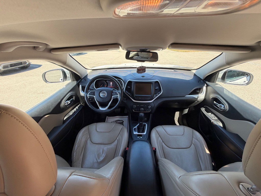 2015 Jeep Cherokee Image 18