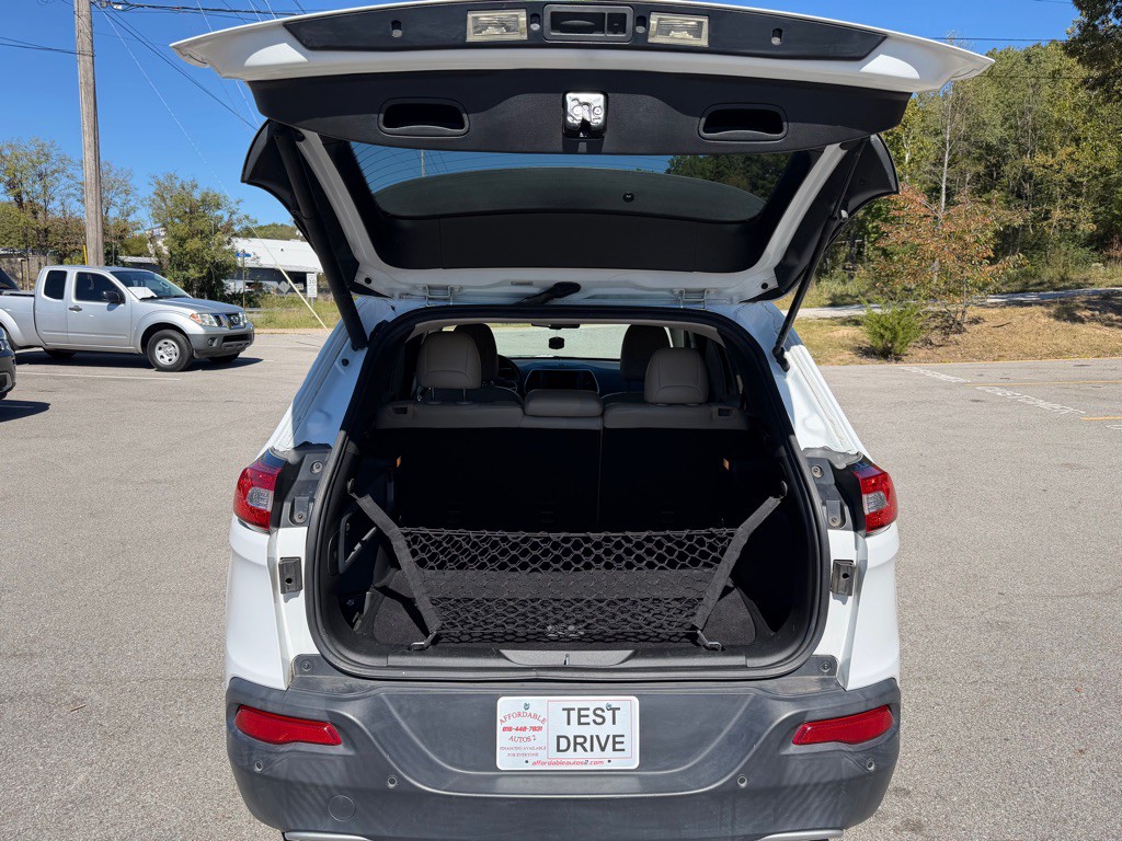 2015 Jeep Cherokee Image 19