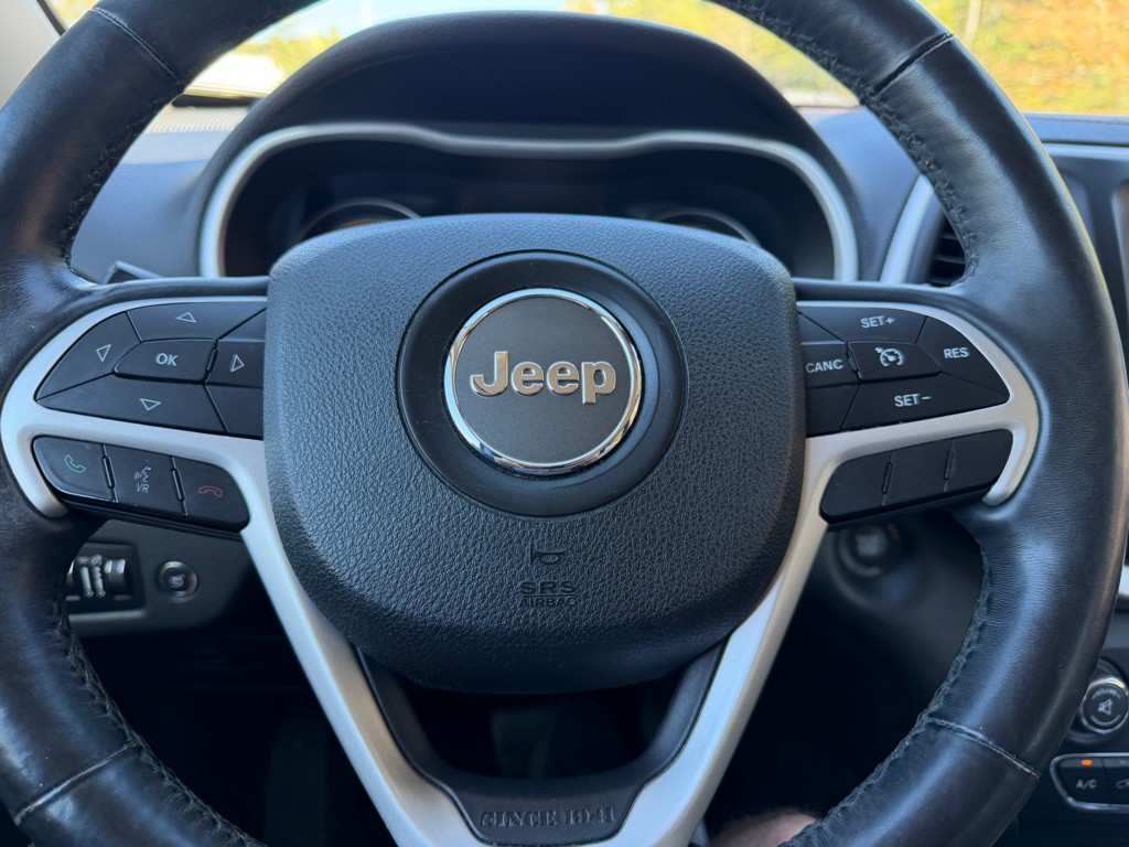 2015 Jeep Cherokee Image 23