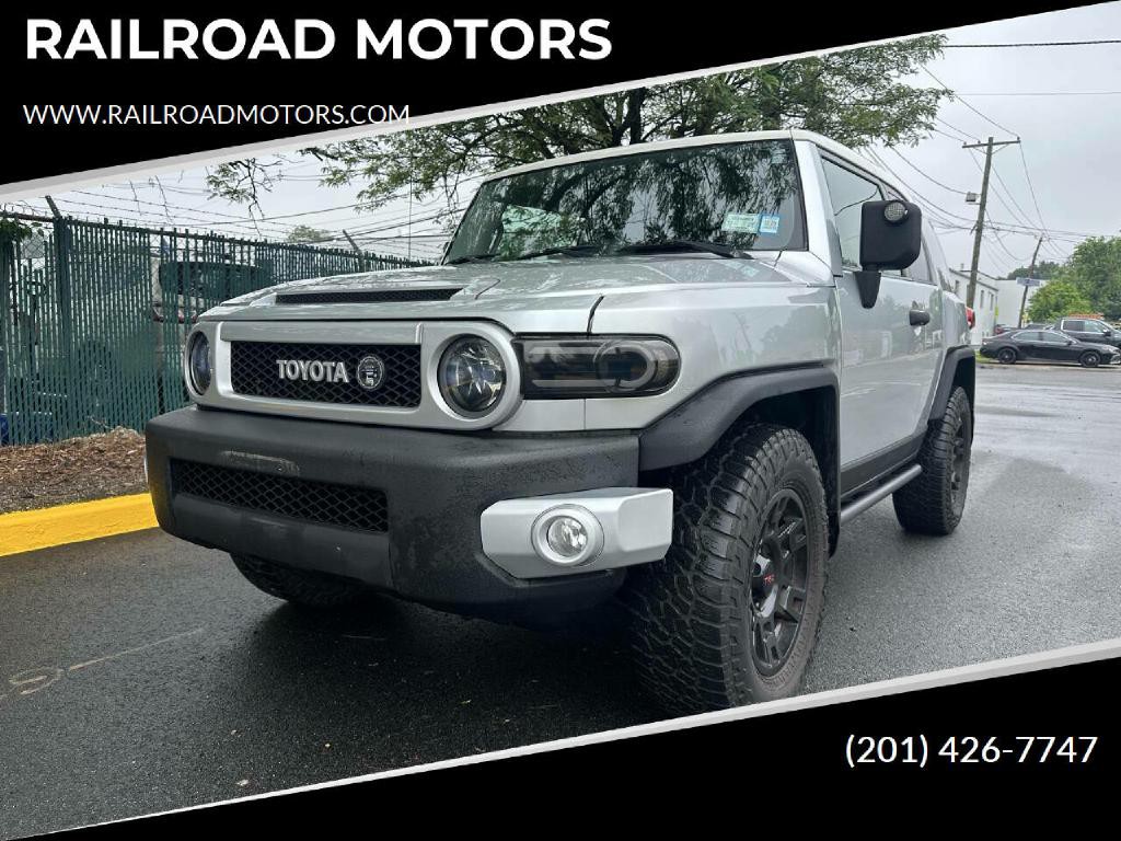 2007 Toyota FJ Cruiser Image 1