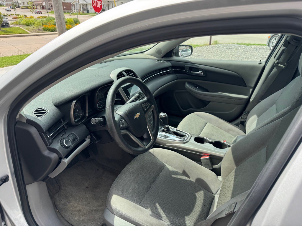 2013 Chevrolet Malibu Image 6