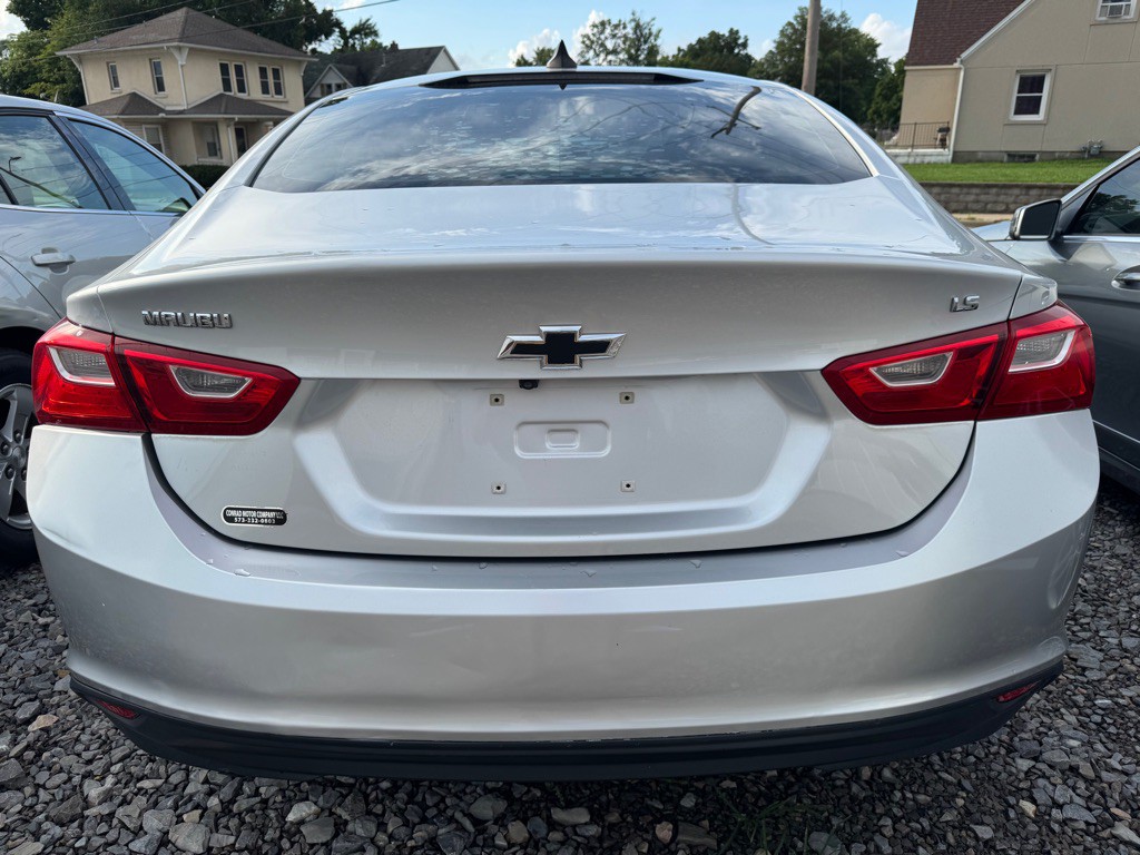 2016 Chevrolet Malibu Image 3