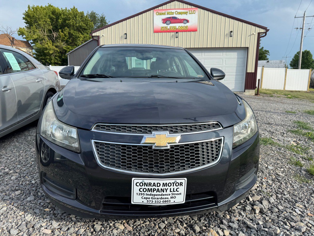 2014 Chevrolet Cruze Image 2