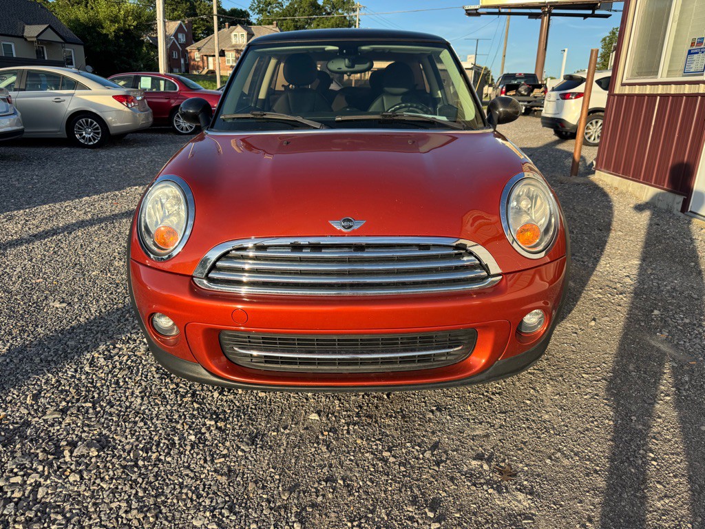 2013 MINI Cooper Image 2