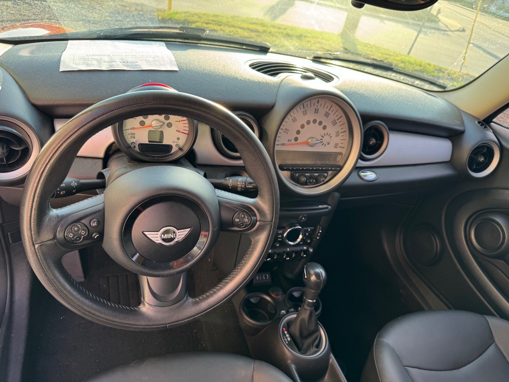 2013 MINI Cooper Image 7
