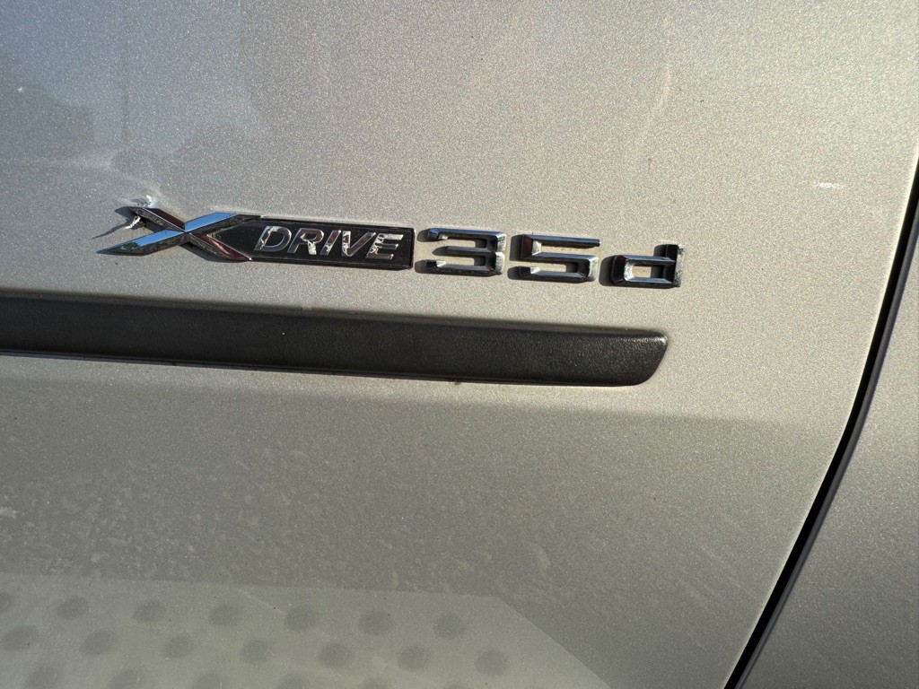 2011 BMW X5 Image 2