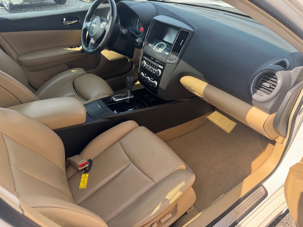 2011 Nissan Maxima Image 5
