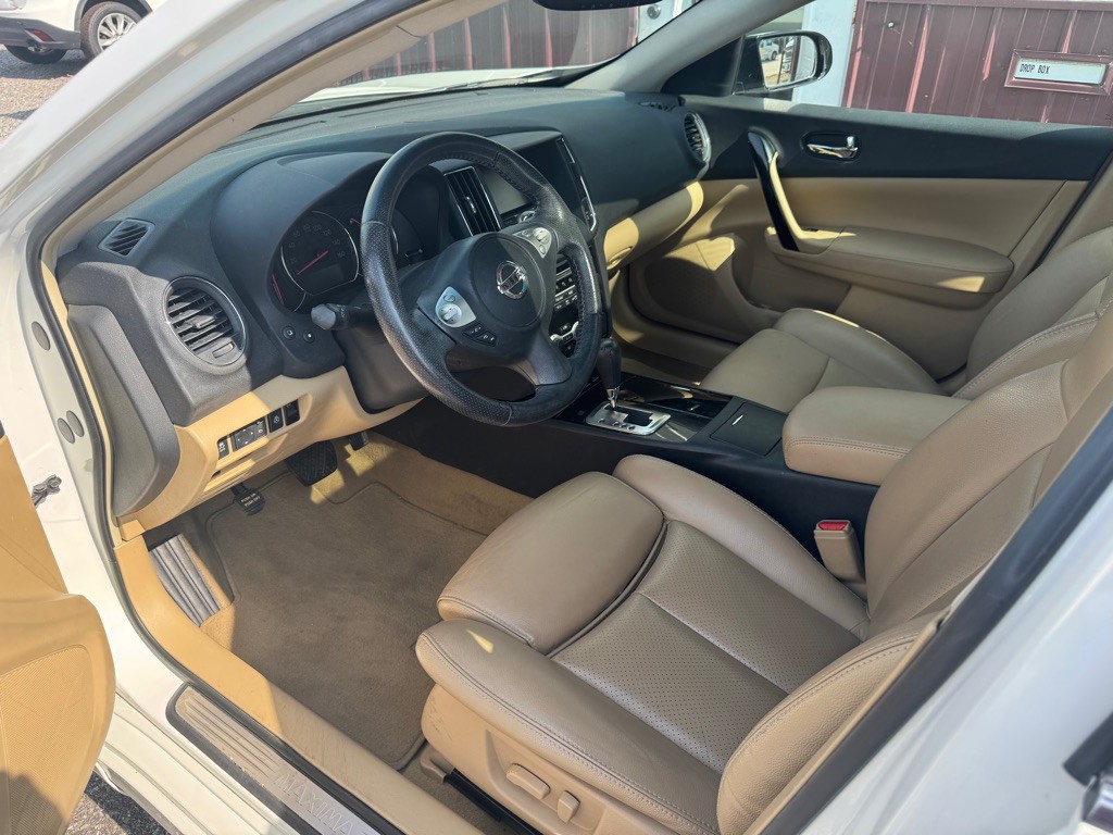 2011 Nissan Maxima Image 11