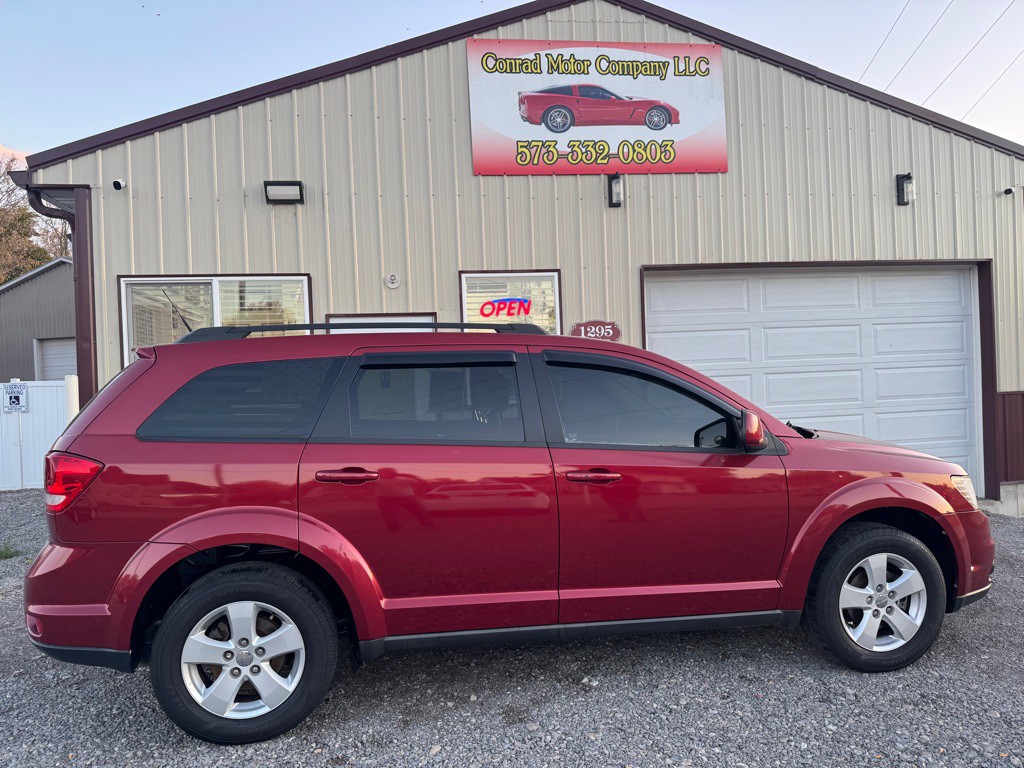 2011 Dodge Journey Image 1