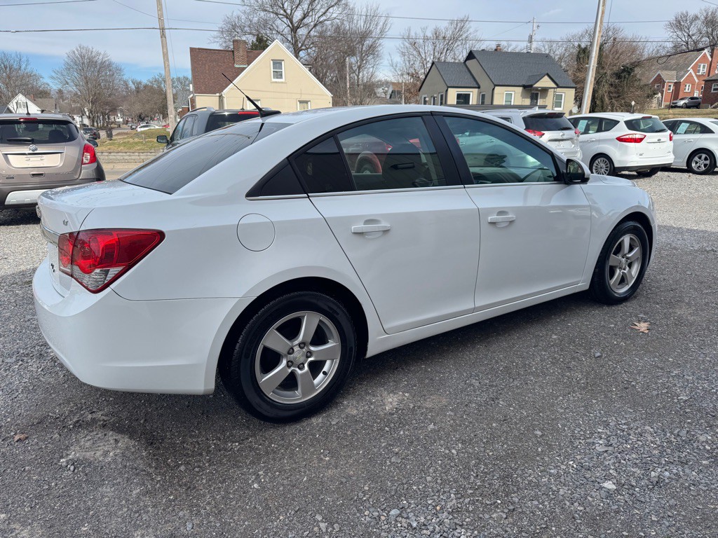 2013 Chevrolet Cruze Image 4