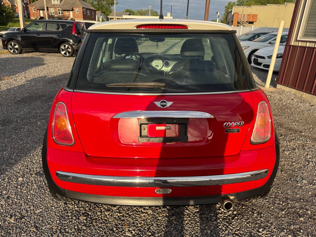 2004 MINI Cooper Image 2