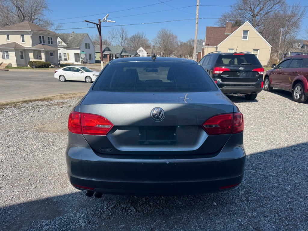 2014 Volkswagen Jetta Image 2