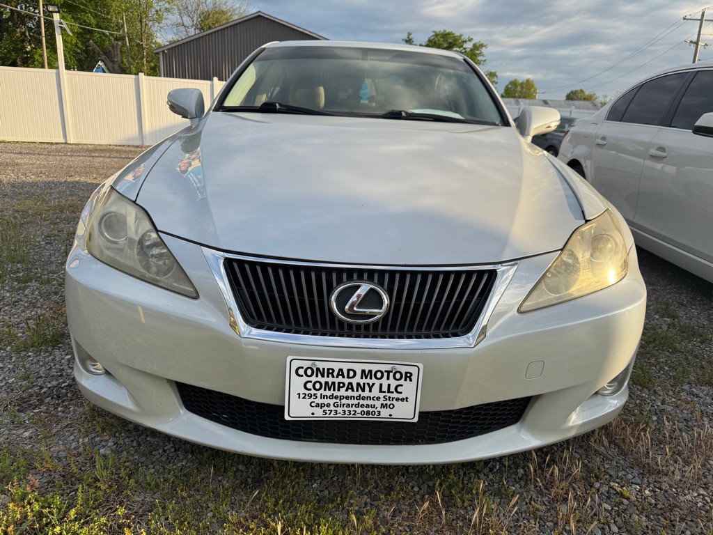 2010 Lexus IS Image 2