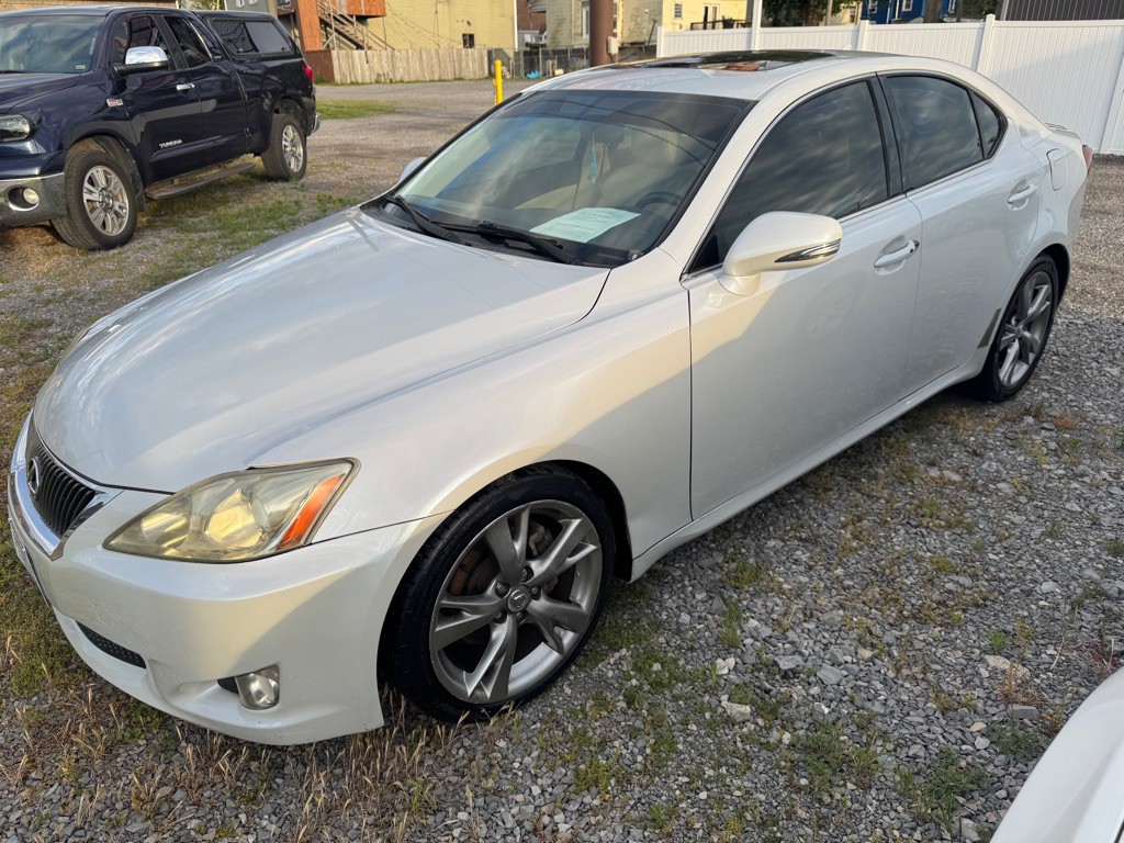 2010 Lexus IS Image 5